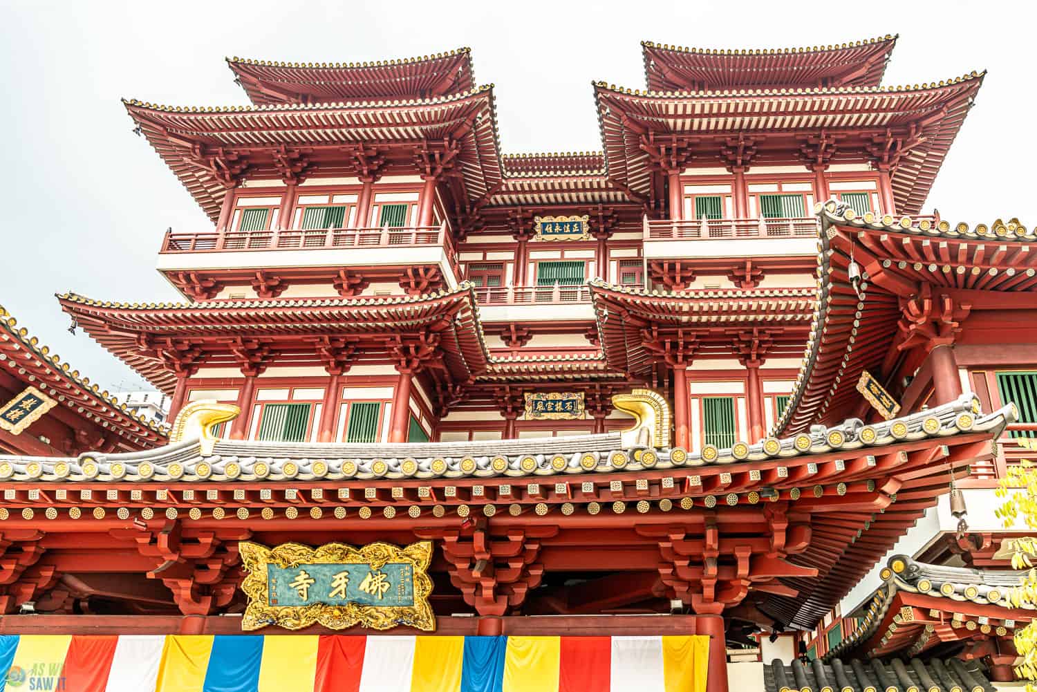 Buddha Tooth Relic temple in Chinatown, Singapore