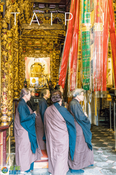 priests at temple text says taipei