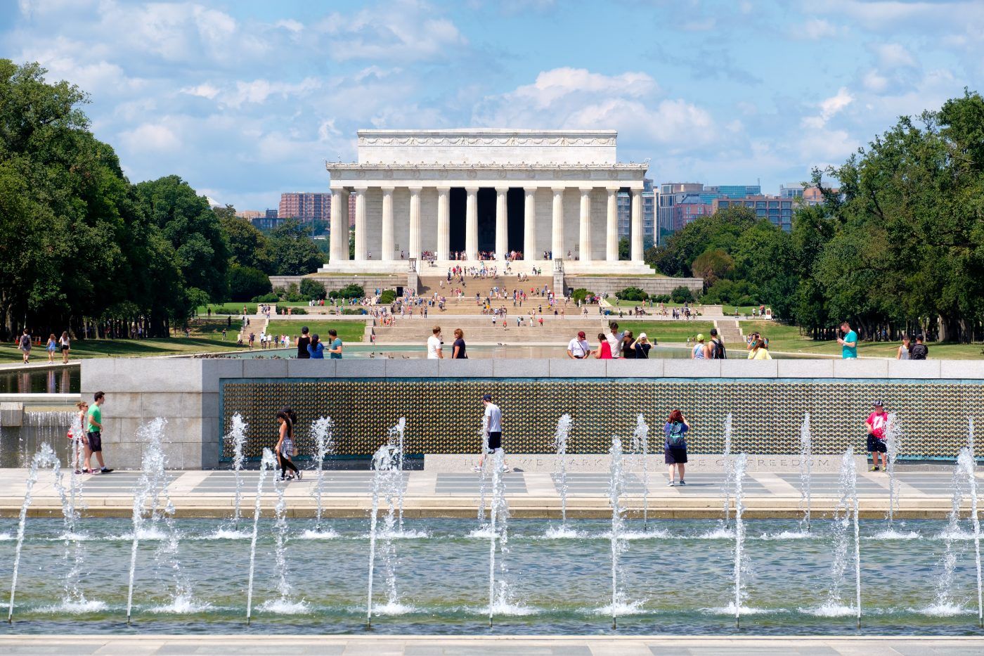 One of the best things to do in Washington DC with a baby is to enjoy the Lincoln memorial on the National Mall 