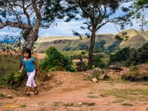 Children playing while overlooking El Valle de Anton