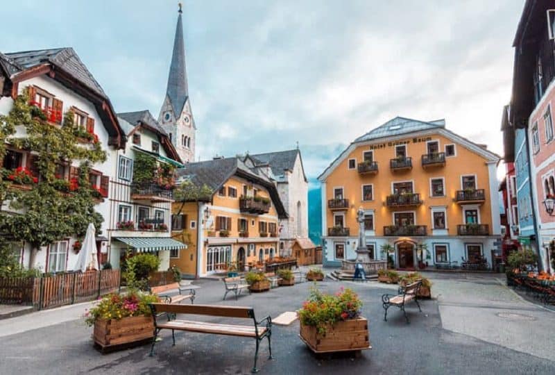 City square in Hallstatt