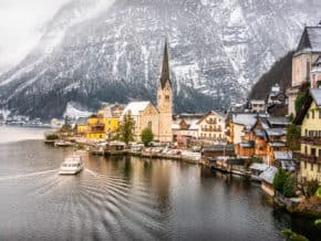 The Stephanie ferry arriving at Hallstatt port.