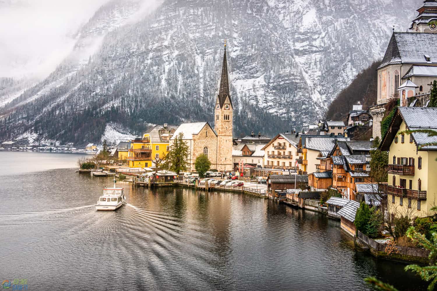 The Stephanie ferry arriving at Hallstatt port.