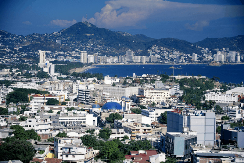 Overview of Acapulco bay