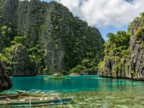 peaceful lagoons are things to see in the philippines