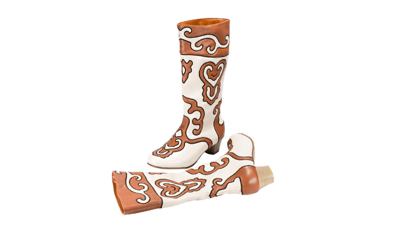 Traditional Tatar boots called ichigi make a great souvenir of Tatarstan.