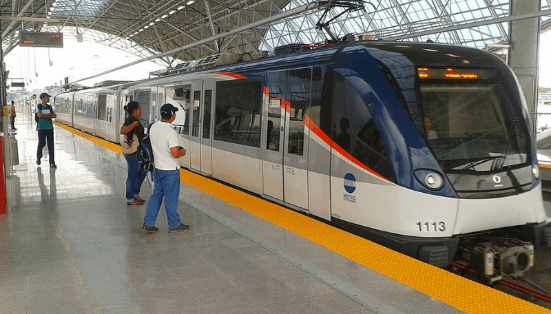 One of the most important things to know before visiting Panama is that the capital city has a very modern subway metro system.