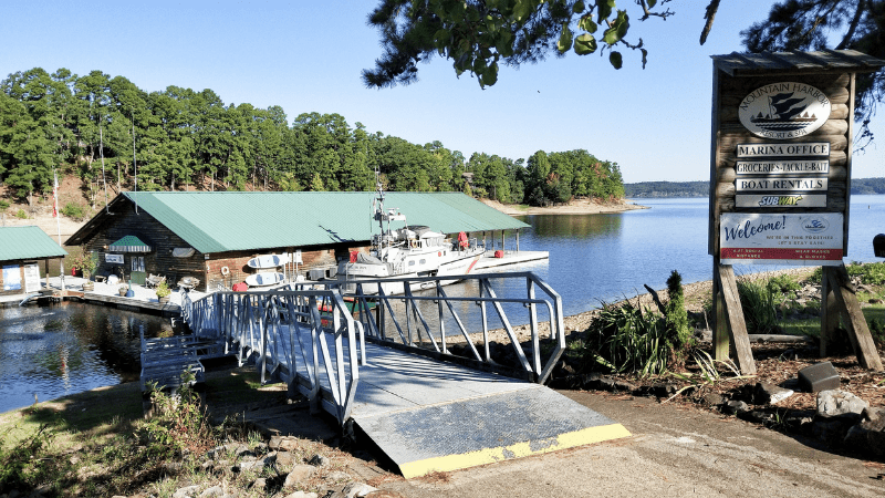 Mountain Harbor Resort boat rentals on Lake Ouachita