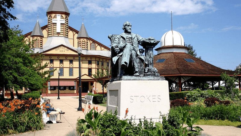 Statue and building in Ocean Grove NJ