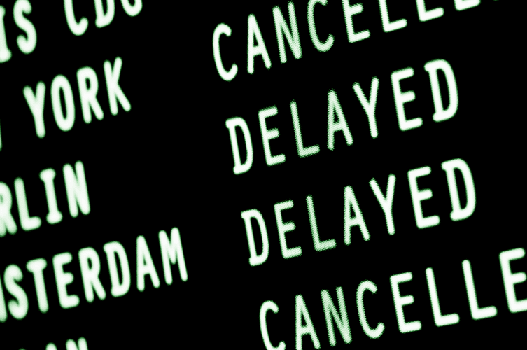 how to avoid flight delays