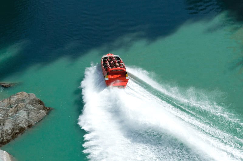 Jet boat