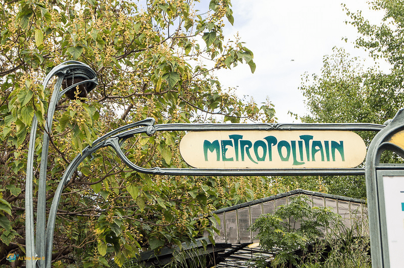 Entrance to the Paris Metro