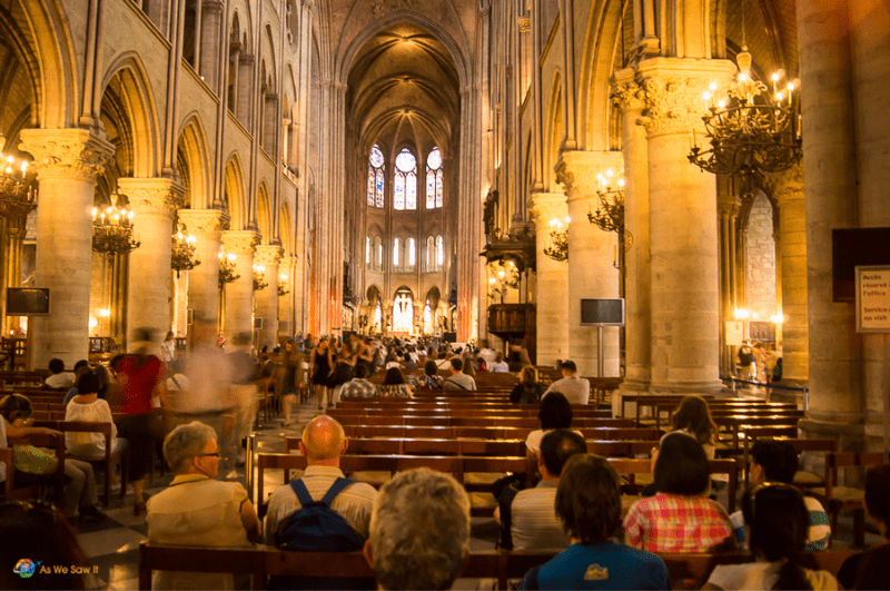 Worshippers at Notre Dame de Paris