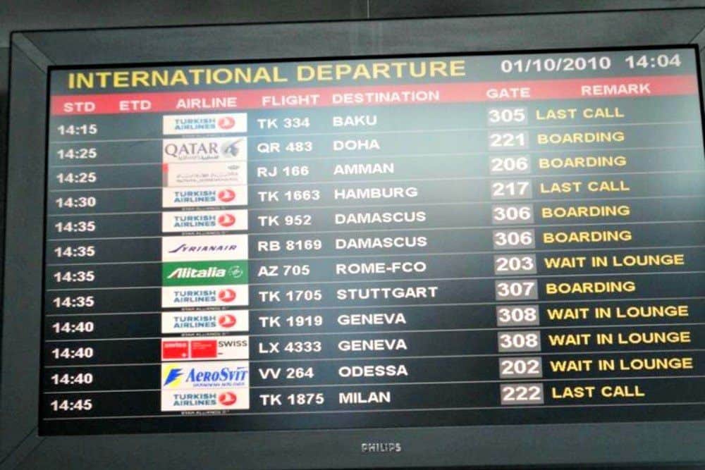 Стамбул аэропорт табло прилета на сегодня русском. Табло вылетов стамбульского аэропорта. Электронное табло аэропорт Стамбул. Стамбул новый аэропорт табло. Аэропорт Стамбула табло.
