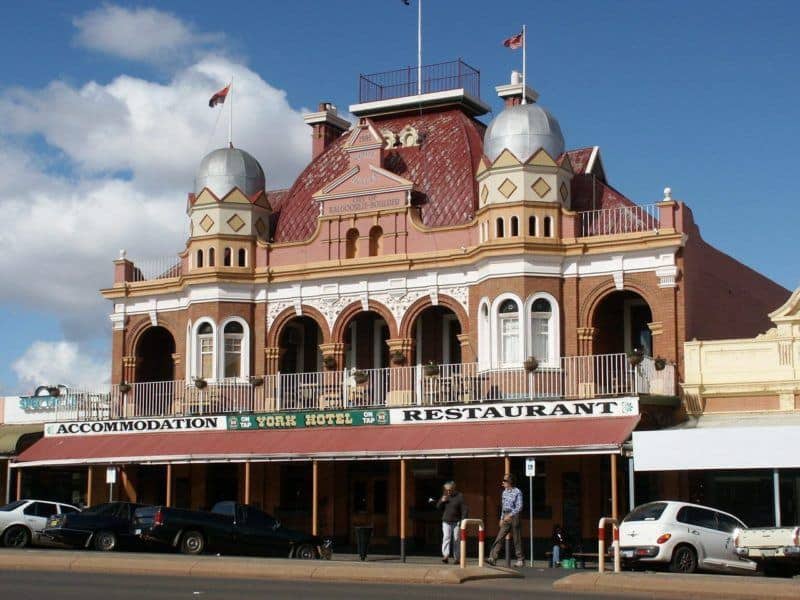 himmelsk Metal linje Agurk 10 Australian Outback Towns You Need to Visit